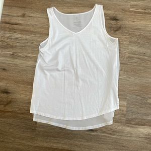 NY&C White Vneck tank top